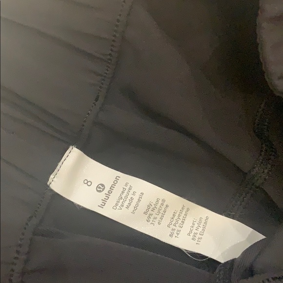 lululemon black cropped pants - Picture 4 of 4